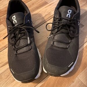 On Running Men's Black and White Athletic Shoes